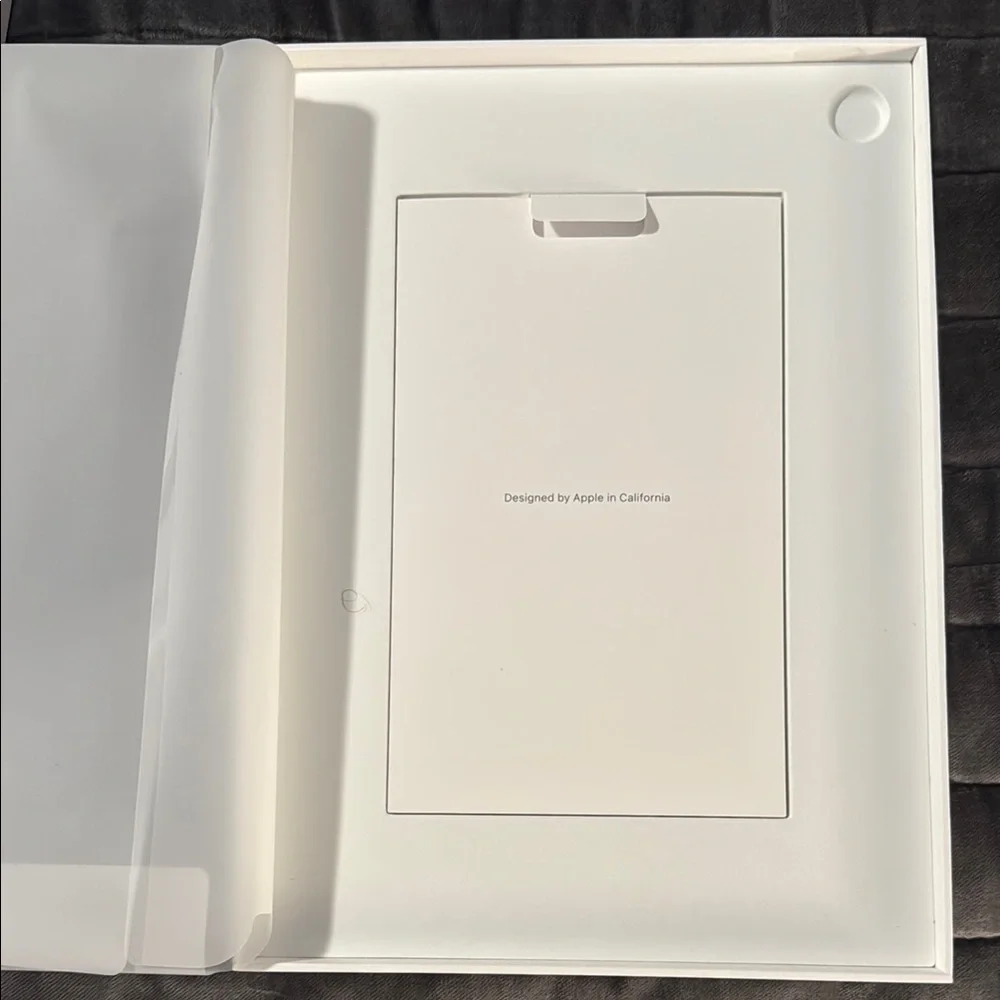 IPad 10th Generation - empty box